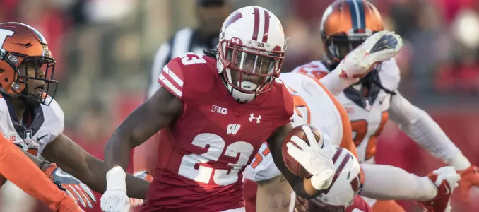 Football vs. Illinois Dare Ogunbowale