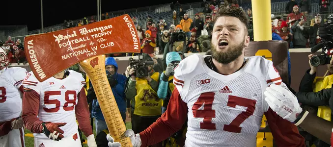 Football 2015 Vince Biegel Minnesota Axe