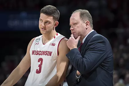Men's basketball vs. Chicago State 2016 Greg Gard Zak Showalter