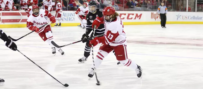Men's hockey vs. Omaha Ryan Wagner