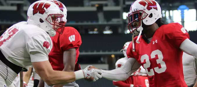 Football Cotton Bowl 2017 Second Practice Vince Biegel Dare Ogunbowale