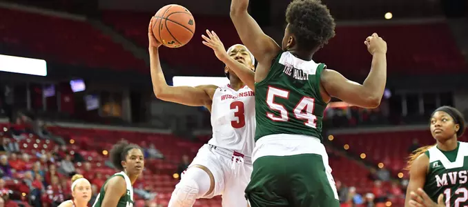 Suzanne Gilreath drives to the basket
