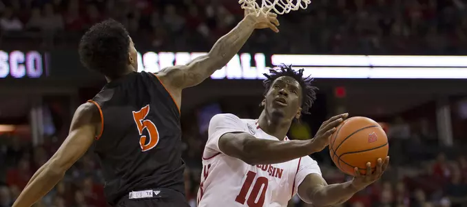 Men's basketball 2016 vs. Idaho State Nigel Hayes