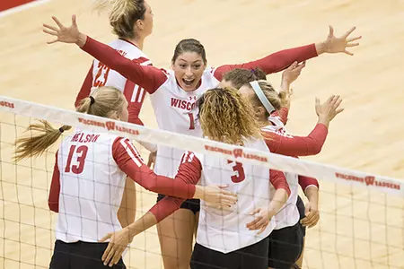 Volleyball vs. Minnesota 2016 Lauren Carlini team celebration