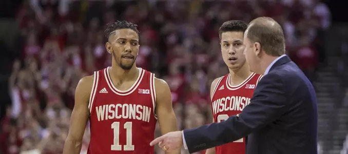 Greg Gard talks to Bronson Koenig and Jordan Hill
