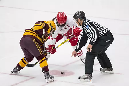 Women's hockey vs. Minnesota 2016 Sydney McKibbon faceoff