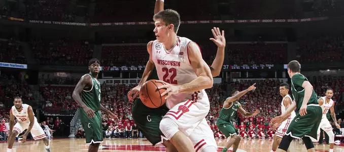 Men's basketball vs. Chicago State 2016 Ethan Happ