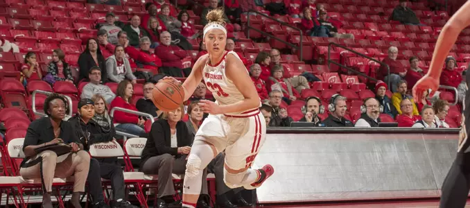 Courtney Fredrickson drives to the basket