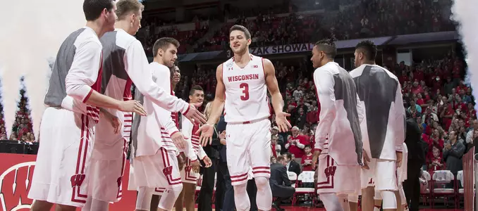 Men's basketball vs. UW-Platteville 2016 Zak Showalter
