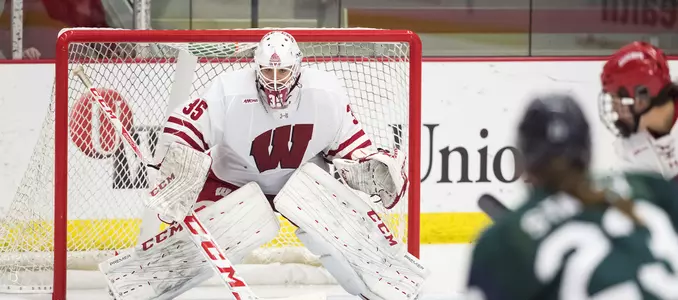 Photo of Kristen Campbell women's hockey vs. Mercyhurst 2017