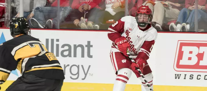 Photo of Ryan Wagner men's hockey vs. Michigan Tech 2017