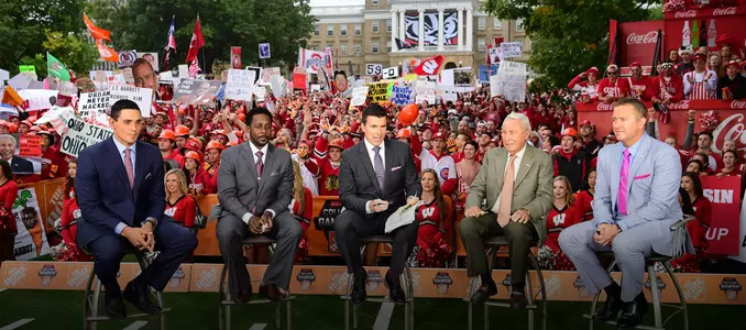 Photo of Rece Davis and the ESPN College Gameday Crew at Bascom Hill on Oct. 16, 2006