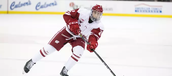 Photo of Wyatt Kalnyuk men's hockey vs. North Dakota 2017