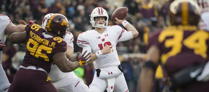 Photo of Alex Hornibrook football vs. Minnesota 2017