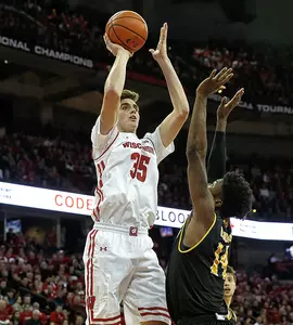 Photo of Nathan Reuvers men's basketball vs. Milwaukee 2017