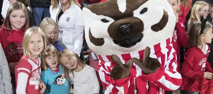 Volleyball 2016 Bucky Badger