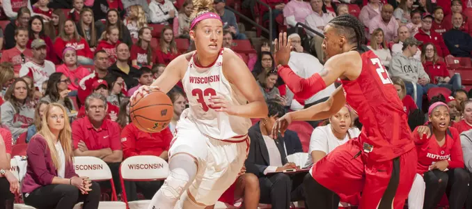 Courtney Fredrickson drives to the basket