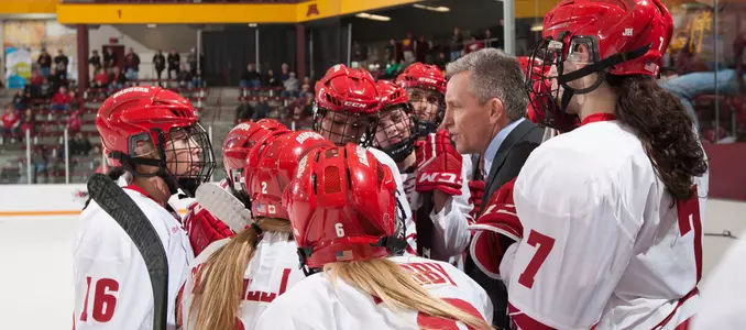Women's hockey vs. North Dakota 2017 Mark Johnson talks to team