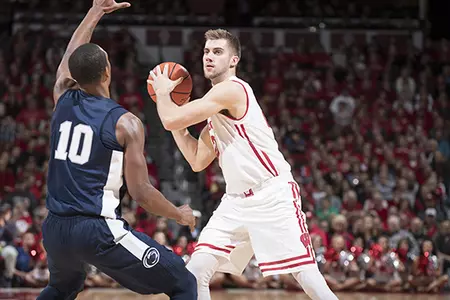 Men's basketball vs. Penn State 2017 Alex Illikainen