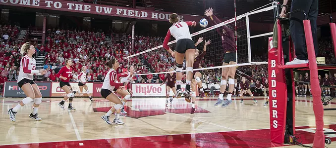 Volleyball vs. Minnesota UW Field House 2016