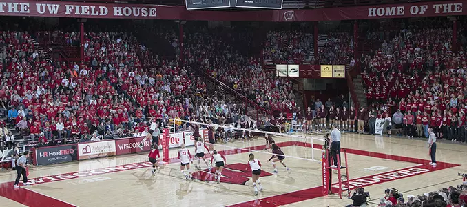 Volleyball vs. Minnesota UW Field House 2016
