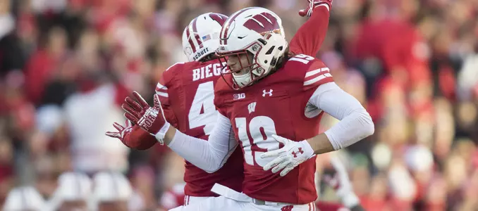 Leo Musso & Vince Biegel vs. Illinois 2016