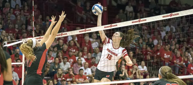 Photo of Dana Rettke volleyball 2017