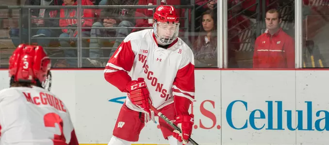 Jake Bunz catches a pass