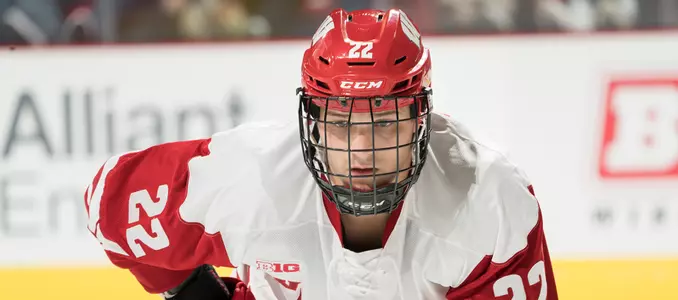 Max Zimmer prepares for a faceoff