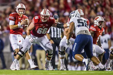 Beau Benzschawel football vs. Utah State 2017