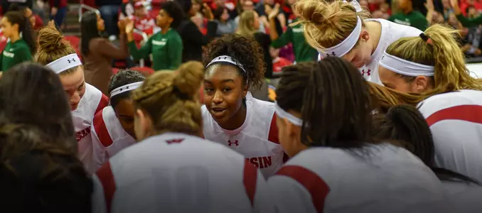 Team huddle wbb