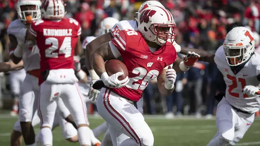 Taiwan Deal football vs. Illinois 2018