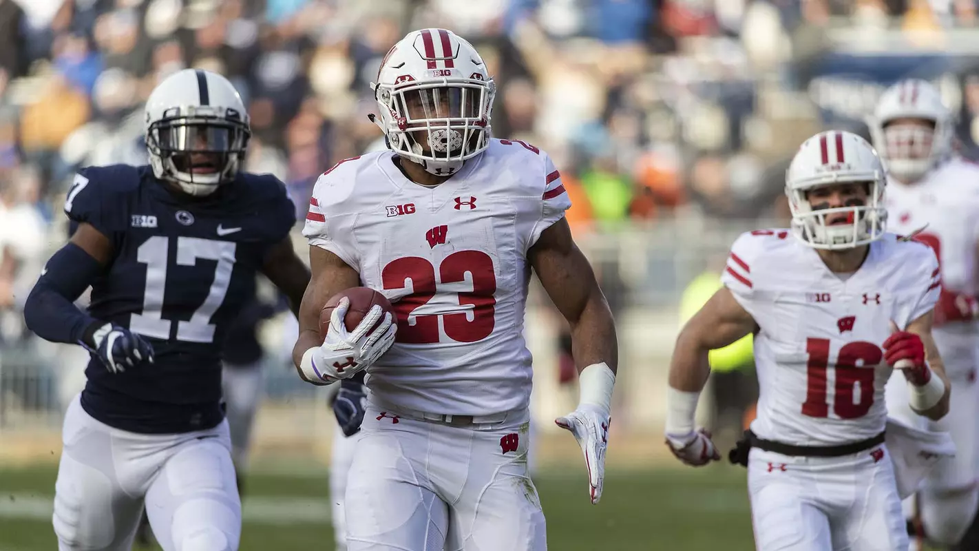 Jonathan Taylor outrunning the Penn State defense at Beaver Stadium 2018