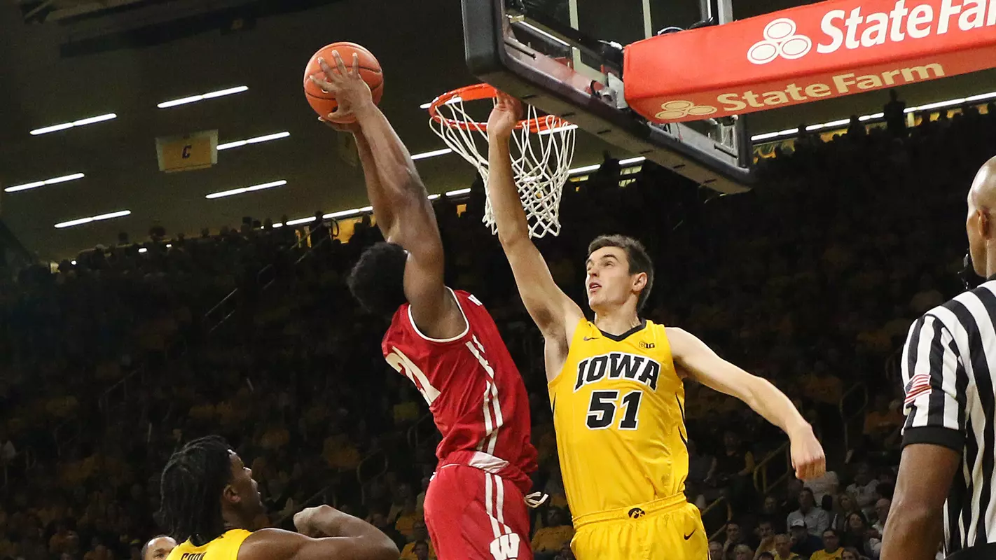 Iverson dunk against Iowa