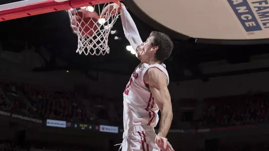 Ethan Happ dunk
