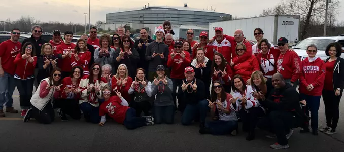 2017 Wisconsin Women's Hockey Fan Event Group Photo