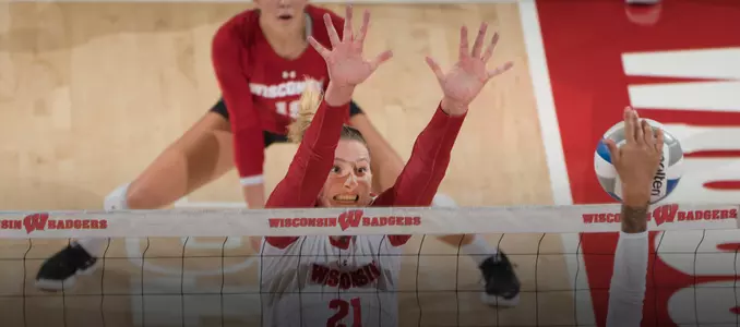 Grace Loberg block at Red/White scrimmage