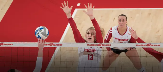 Julia Wohlert block at Red/White scrimmage