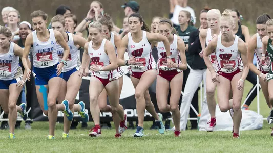Women's cross country team at 2017 Nuttycombe Wisconsin Invitational