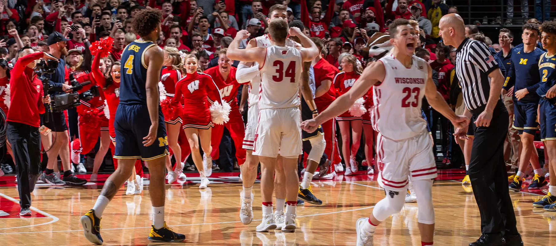 Badgers celebrate win over No. 2 Michigan