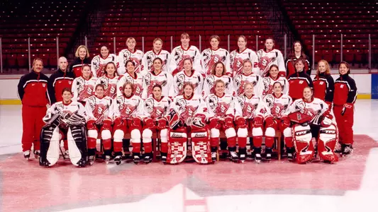 1999-2000 Women's Hockey Team Photo