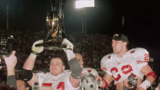 2000 Rose Bowl Trophy presentation