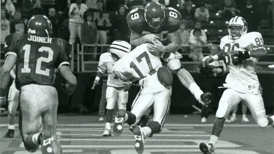 Melvin Tucker tackling Minnesota football tight end 1991
