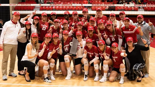 Badgers pose with B1G Championship Trophy