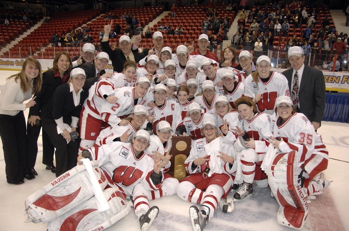 2007 Women's Hockey NCAA Championship Team Photo