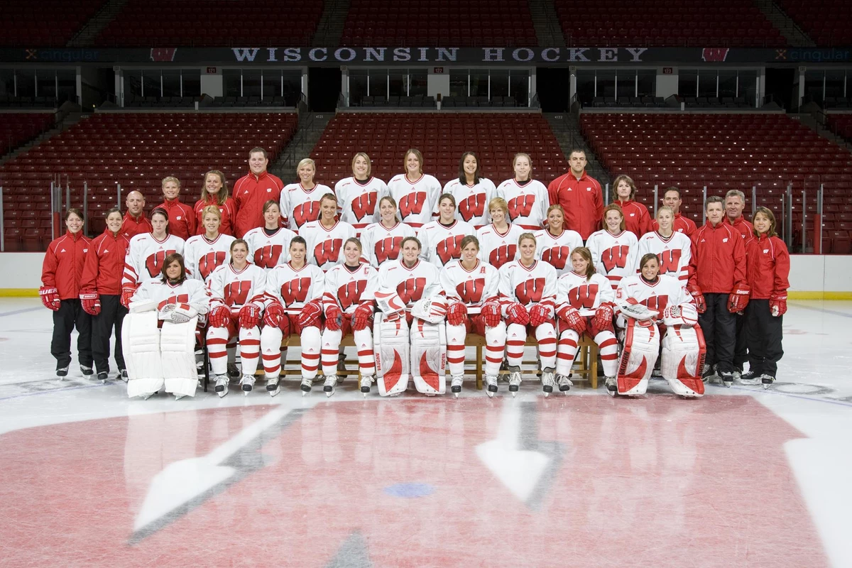 2007-08 Women's Hockey Team Photo