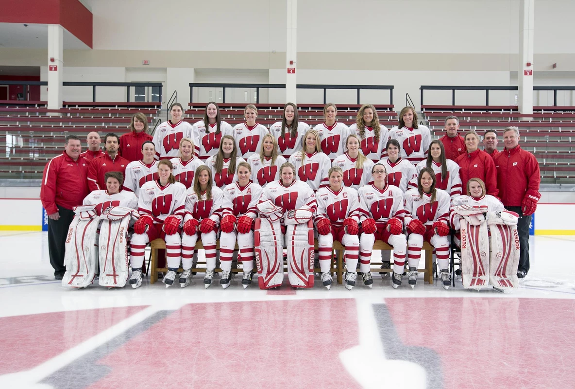 2012-13 Women's Hockey Team Photo