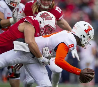Wisconsin Badgers defensive end Matt Henningsen (92) against the University of Illinois October 20, 2018 in Madison Wisconsin.Photo by Tom Lynn/Wisconsin Athletic Communications