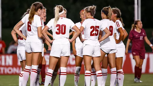 UW huddle agaisnt FSU