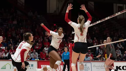 Sydney Hilley sets up Devyn Robinson